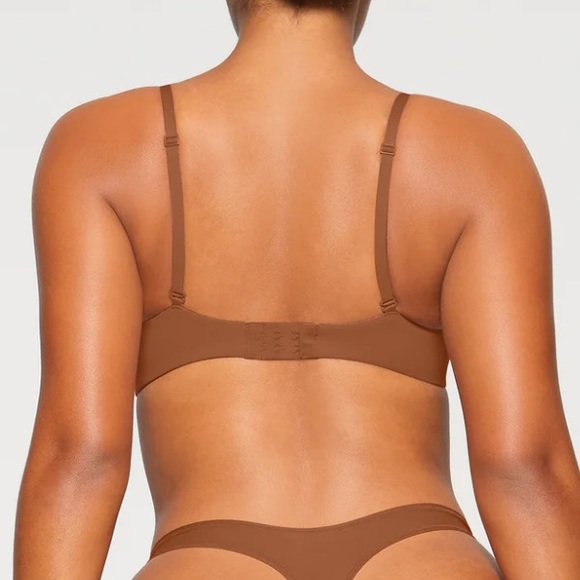 Skims FITS EVERYBODY PLUNGE BRA | BRONZE - BRONZE / 34 C - Picture 4 of 4